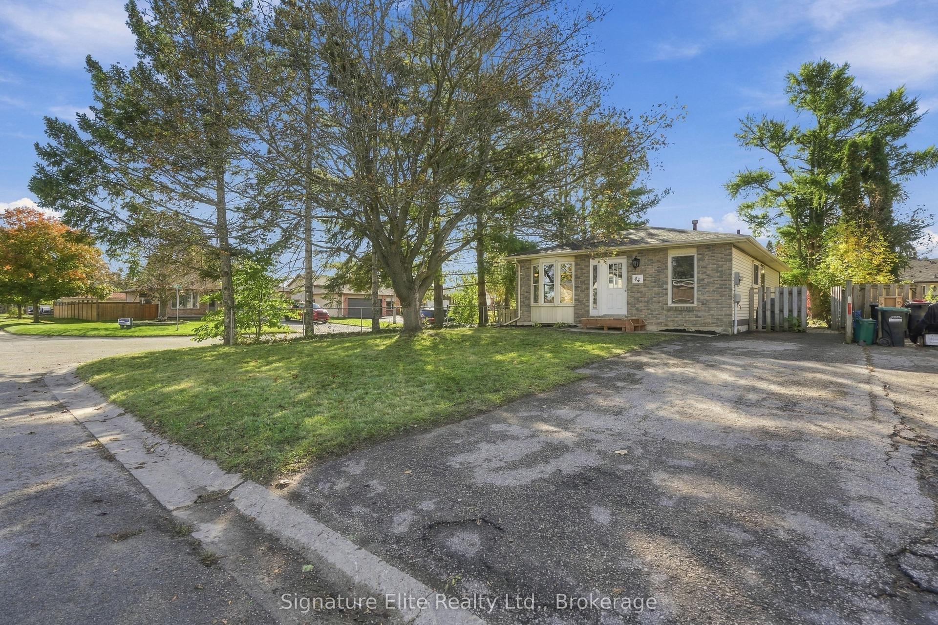 44 Bronte Crescent, Barrie — Detached for sale, photo 1