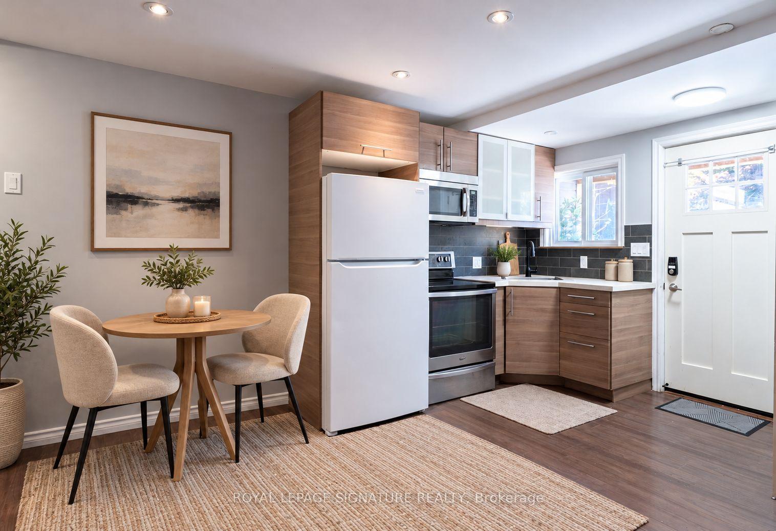 695 Woodbine Avenue LOWER #LOWER, Toronto — Semi-Detached for lease, photo 1