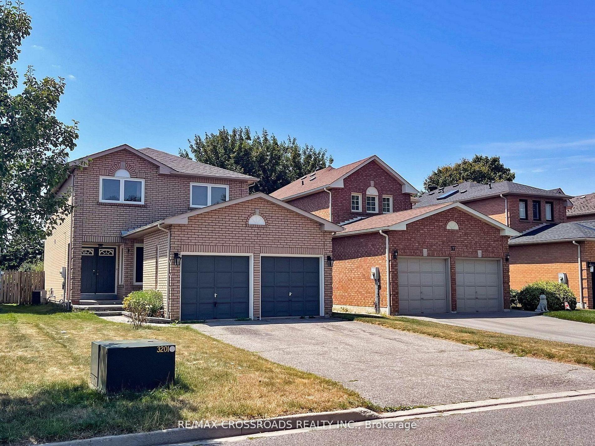 35 Forest Grove Drive — photo 1