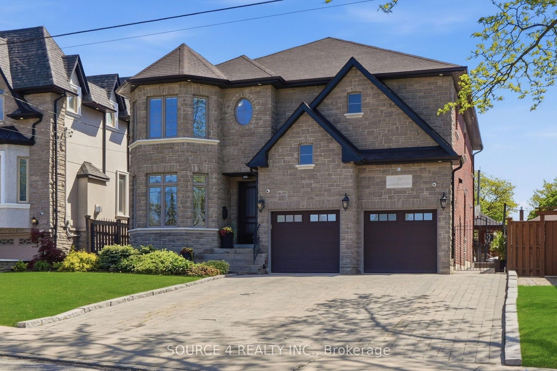 39 Amesbury Drive — photo 1