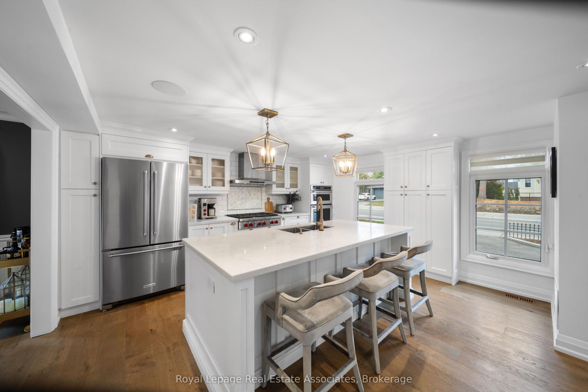 36 Mississauga Road N, Mississauga — Detached for sale, photo 1