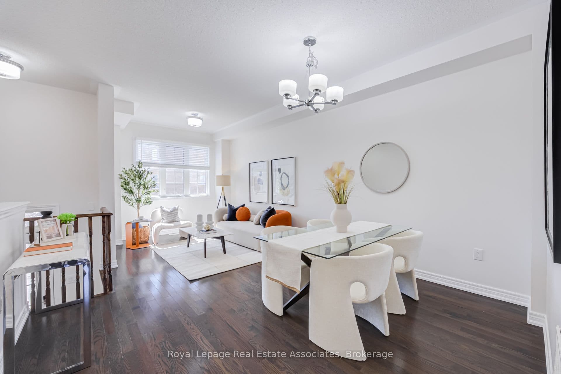 1376 Granrock Crescent — photo 1