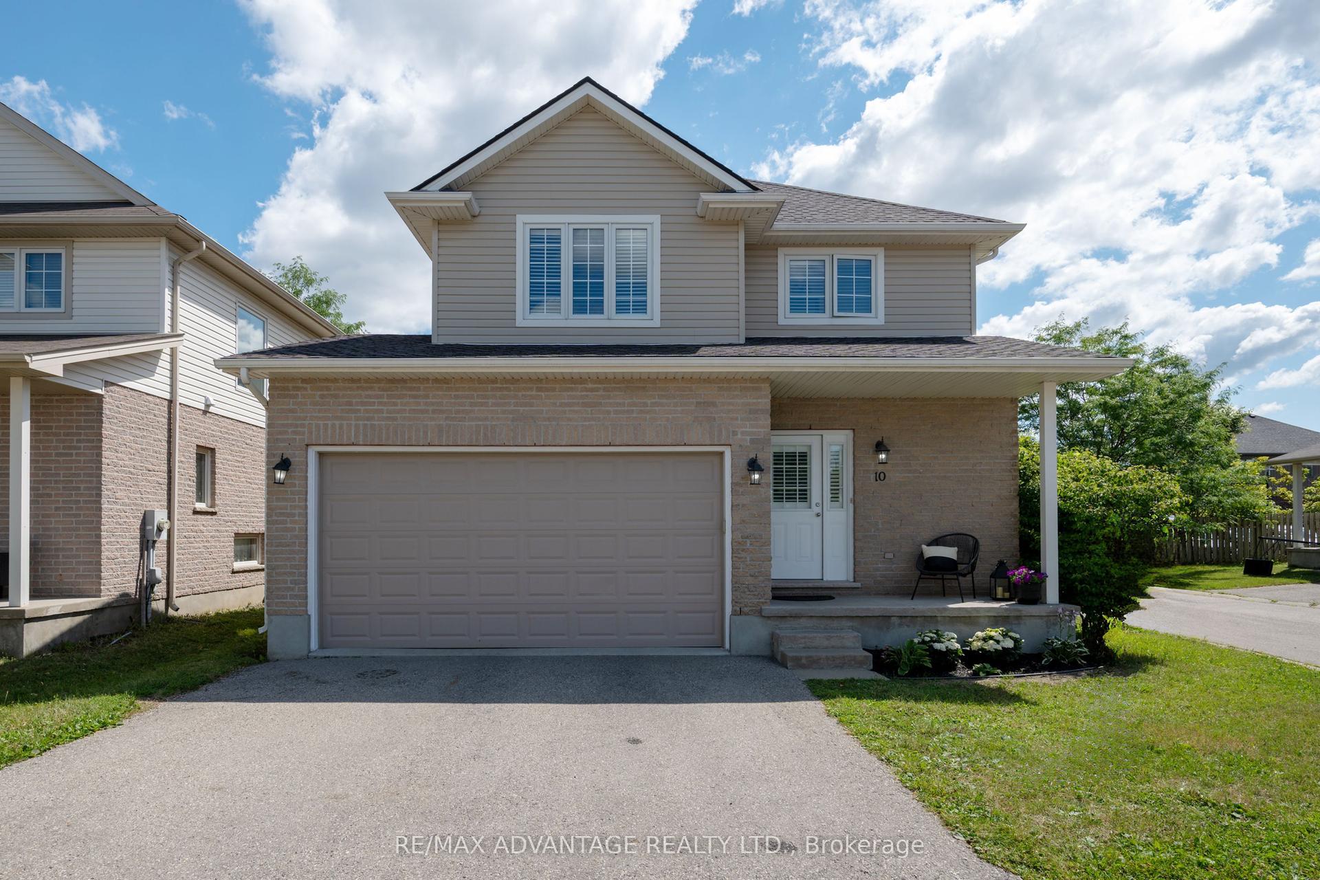 960 Bitterbush Crescent 10 #10 — photo 1