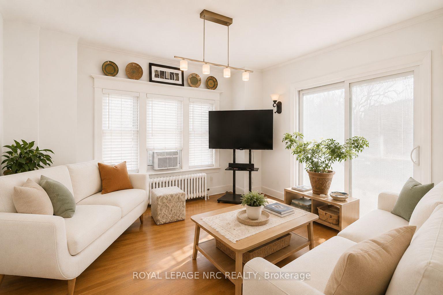 92 Dufferin Street — photo 1