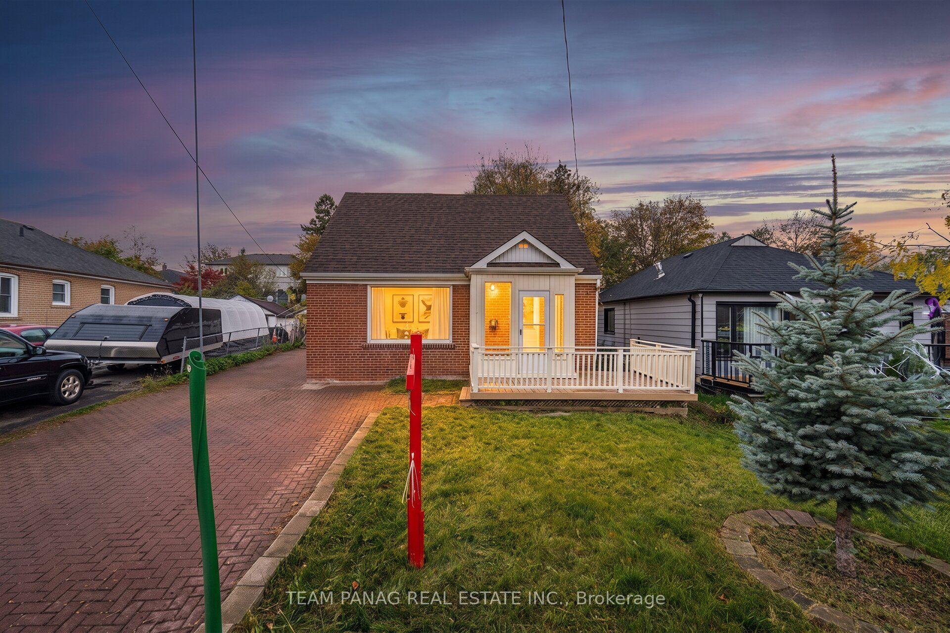 8 Berry Creek Drive, Toronto — Detached for sale, photo 1