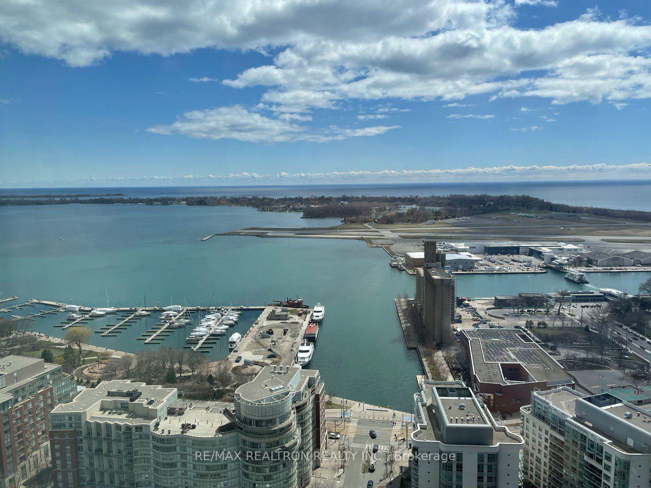 75 Queens Wharf Road 4208 #4208, Toronto — Condo for lease, photo 1