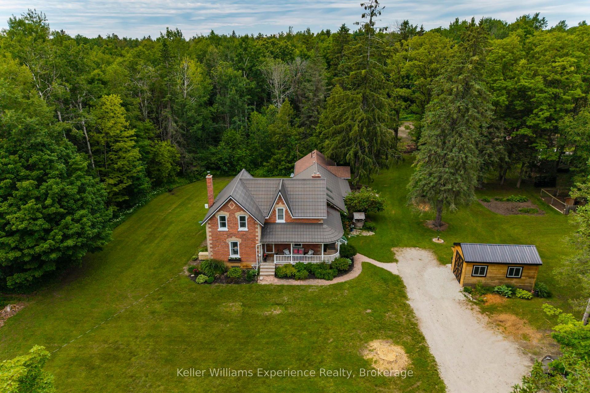 3744 Flos 4 Road W, Springwater — Detached for sale, photo 1