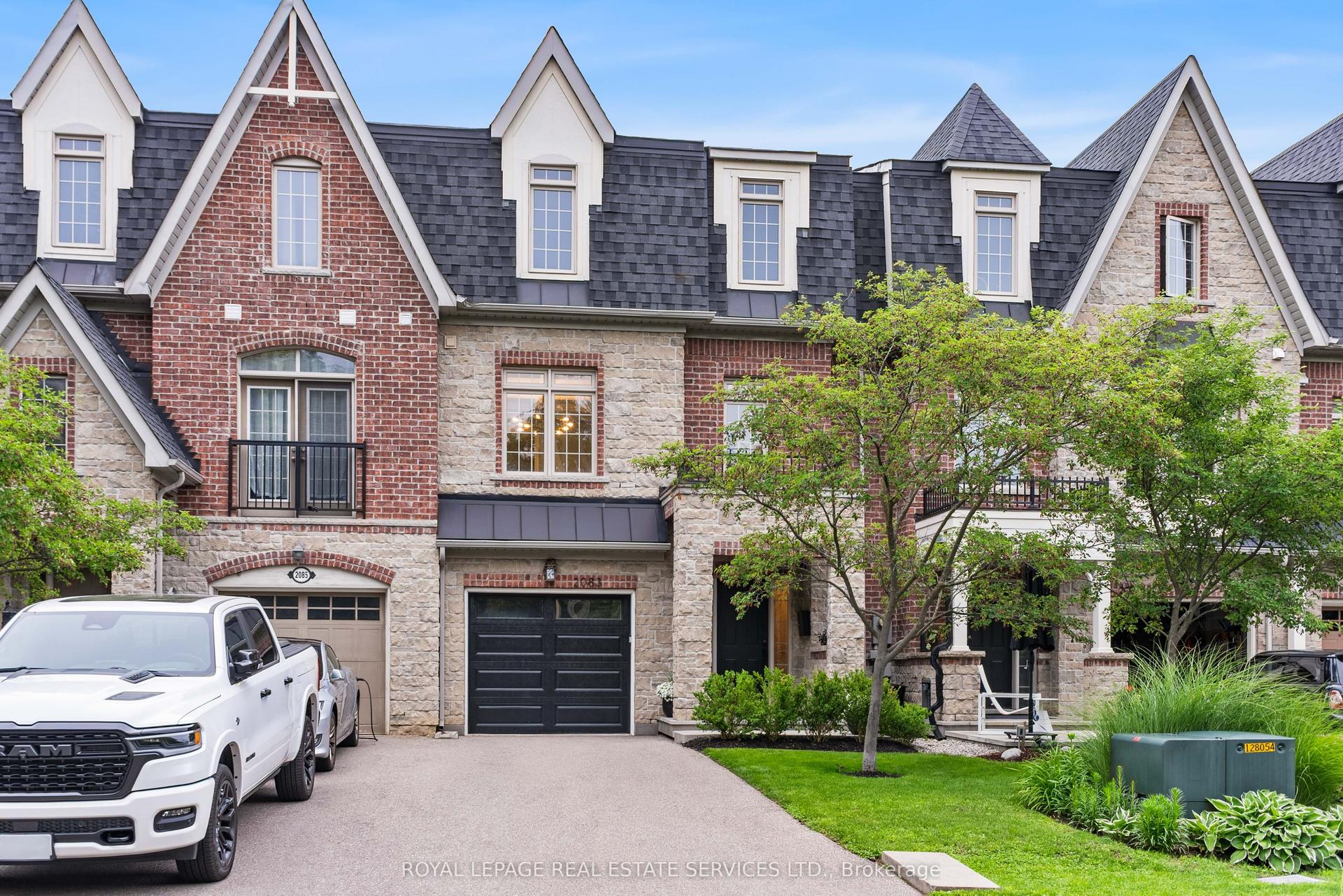 2083 Grange Drive, Mississauga — Townhouse for sale, photo 1