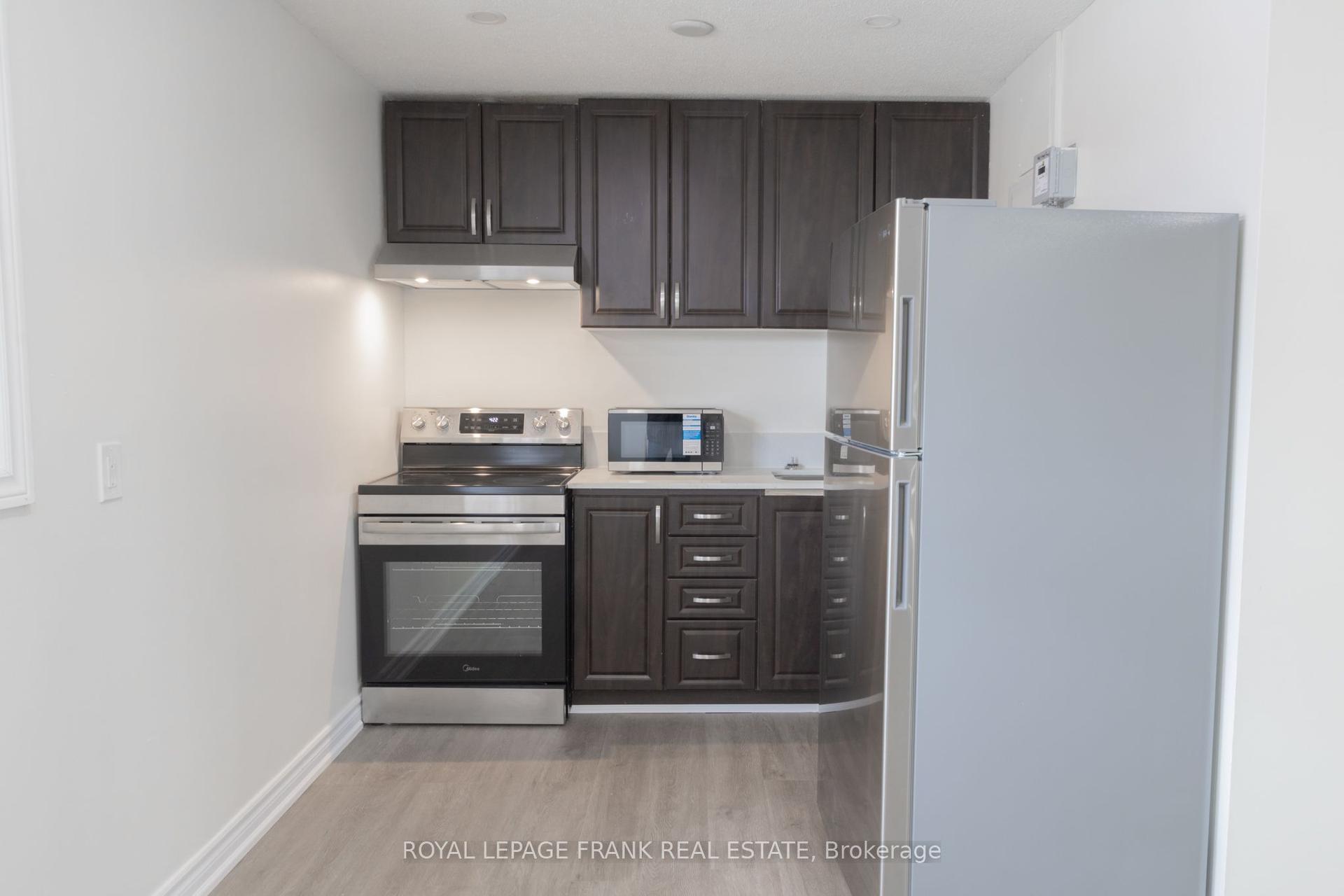 88 Mary Street W 3 #3 — photo 1