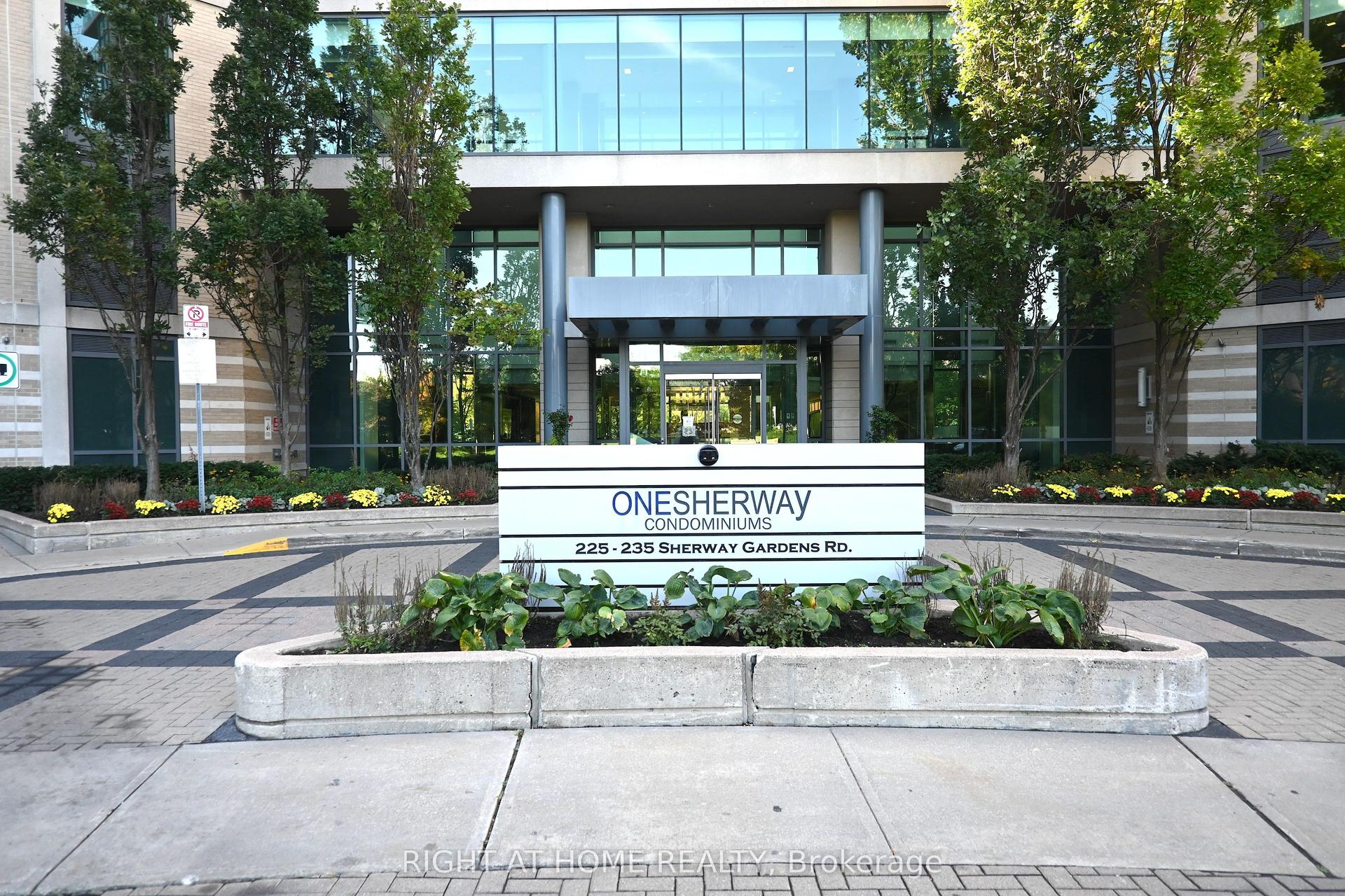 235 Sherway Gardens Road 305 #305, Toronto — Condo for sale, photo 1