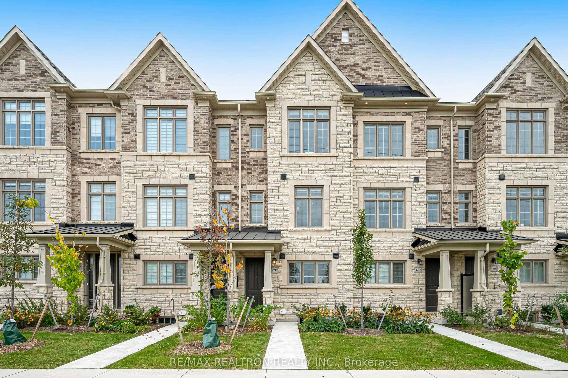 4249 Major Mackenzie Drive E, Markham — Townhouse for sale, photo 1