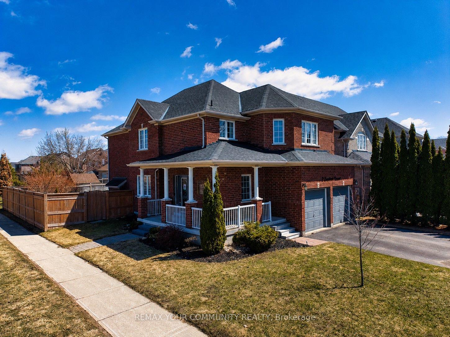 2 Laurelbank Crescent — photo 1