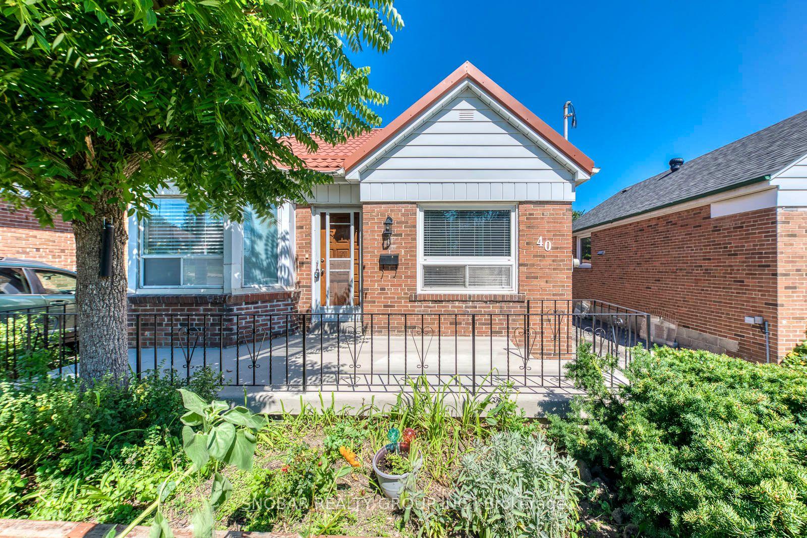 40 Dixon Road, Toronto — Detached for sale, photo 1