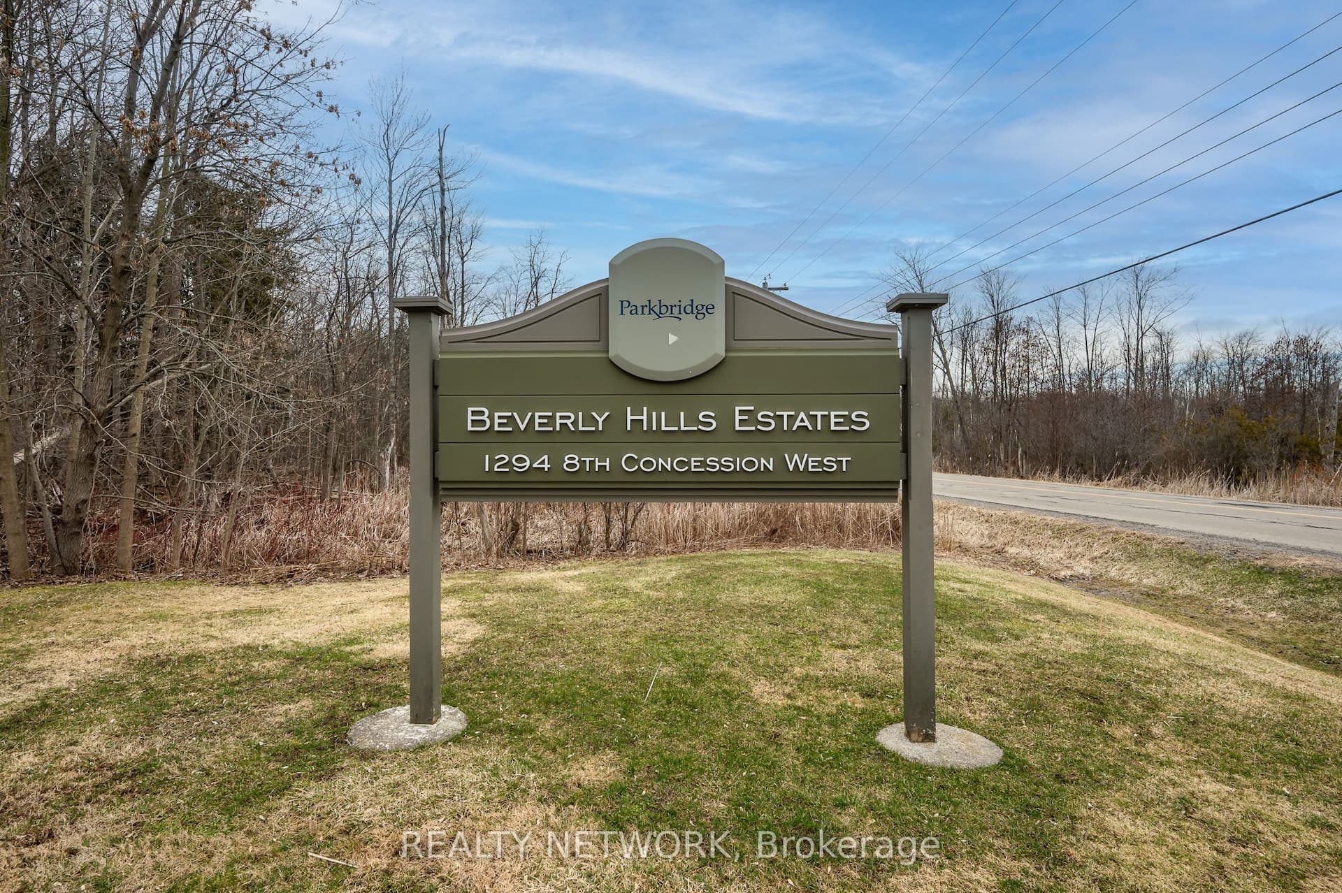 157 Maple Crescent — photo 1