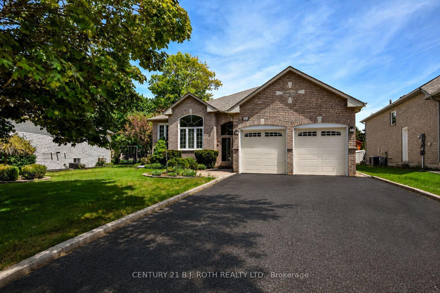 112 Silver Birch Avenue — photo 1