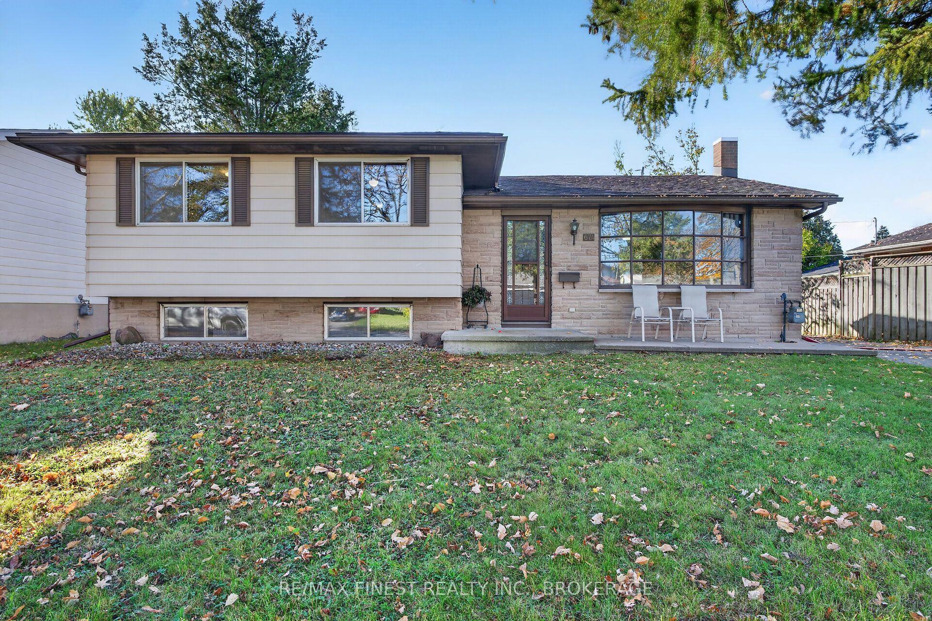 674 Harrow Place, Kingston — Detached for sale, photo 1