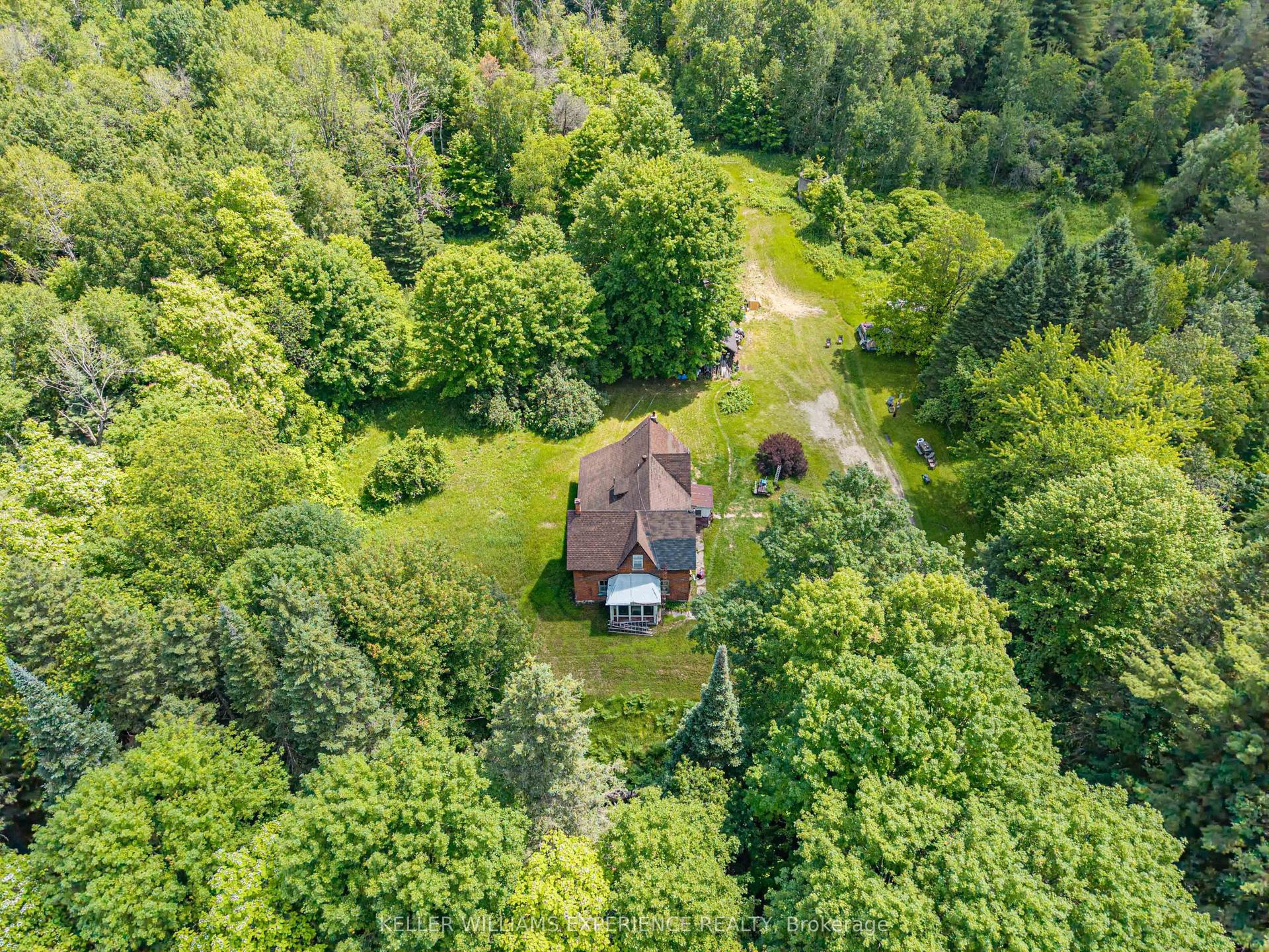 8137 4th Line, Essa — Detached for sale, photo 1
