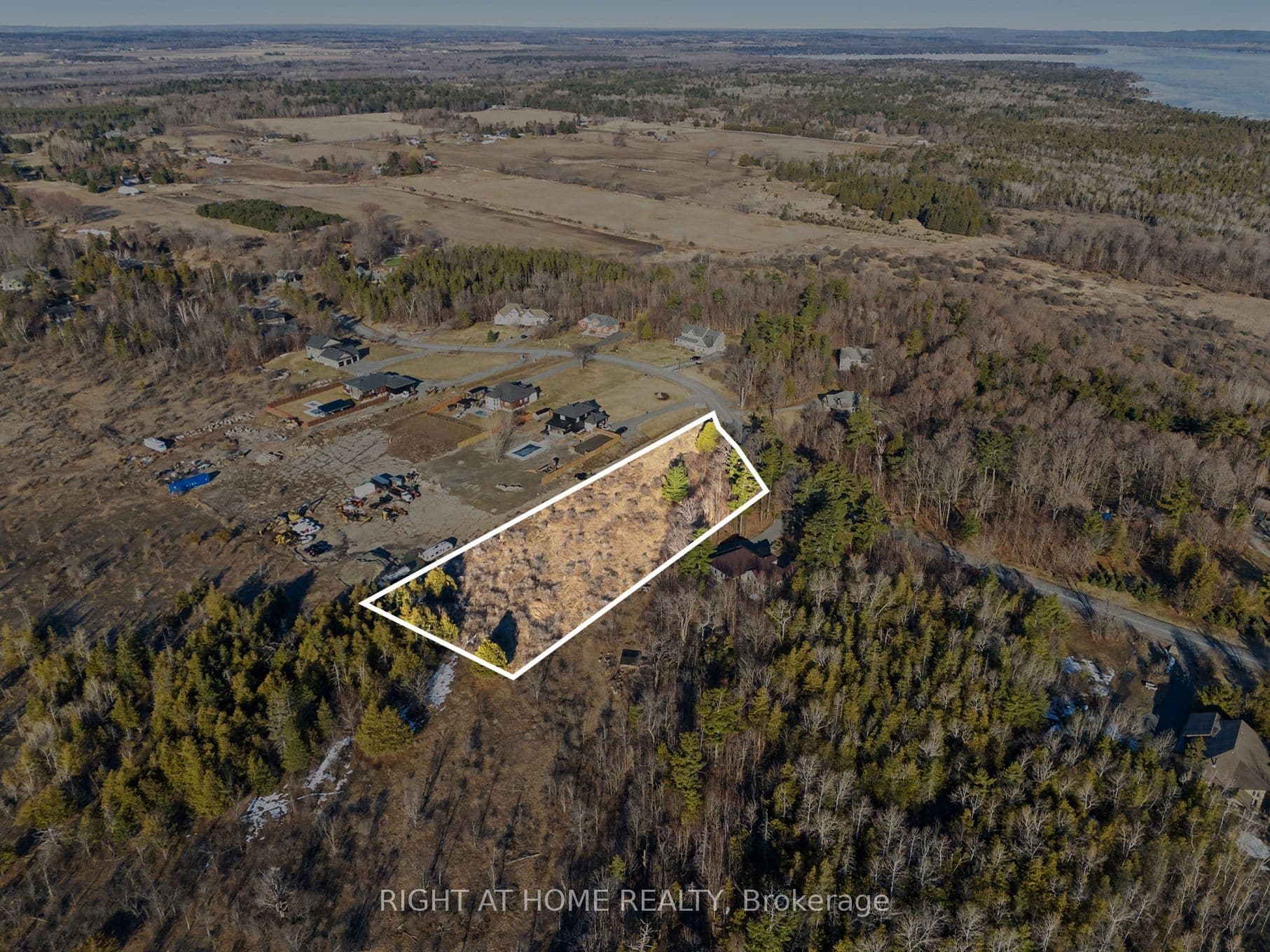 1041 Julia Court — photo 1