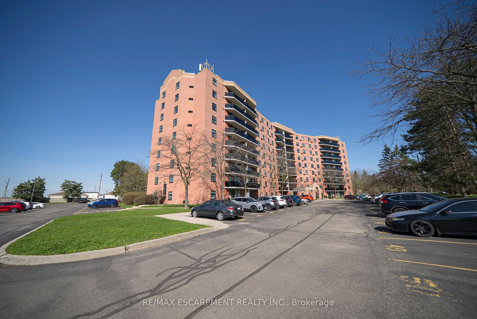 9 Bonheur Court 715 #715 — photo 1