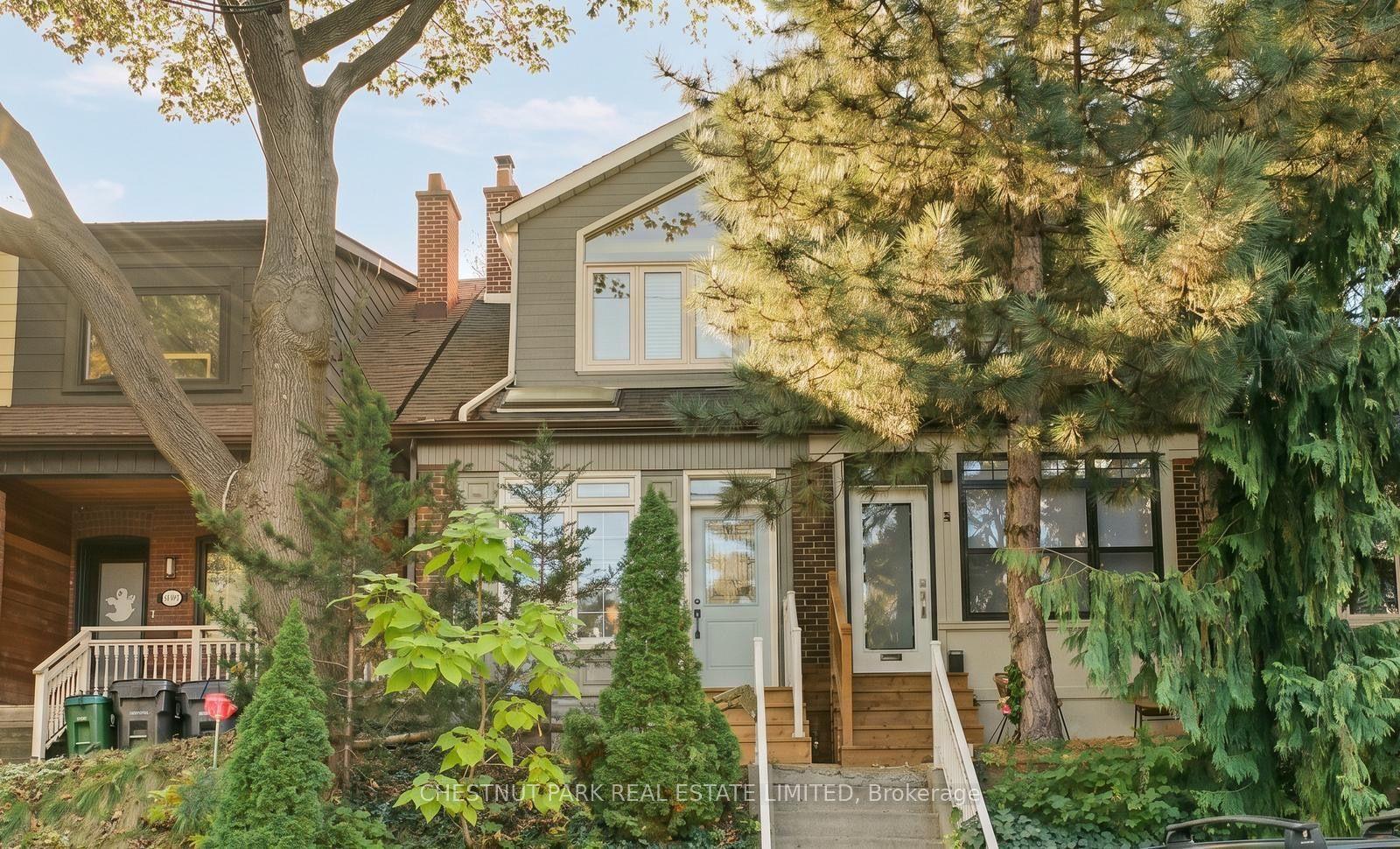 15 Millbrook Crescent, Toronto — Semi-Detached for sale, photo 1