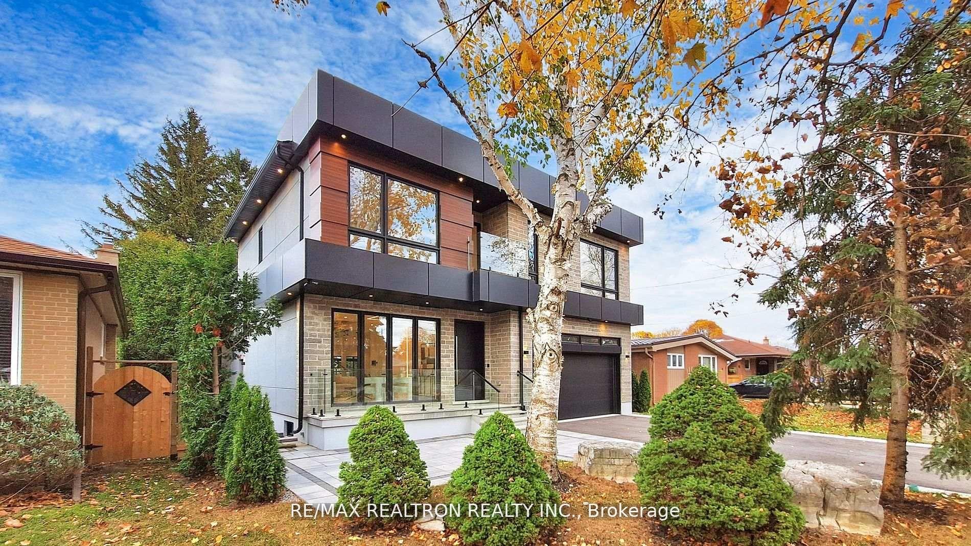 84 Murray Drive, Aurora — Detached for sale, photo 1