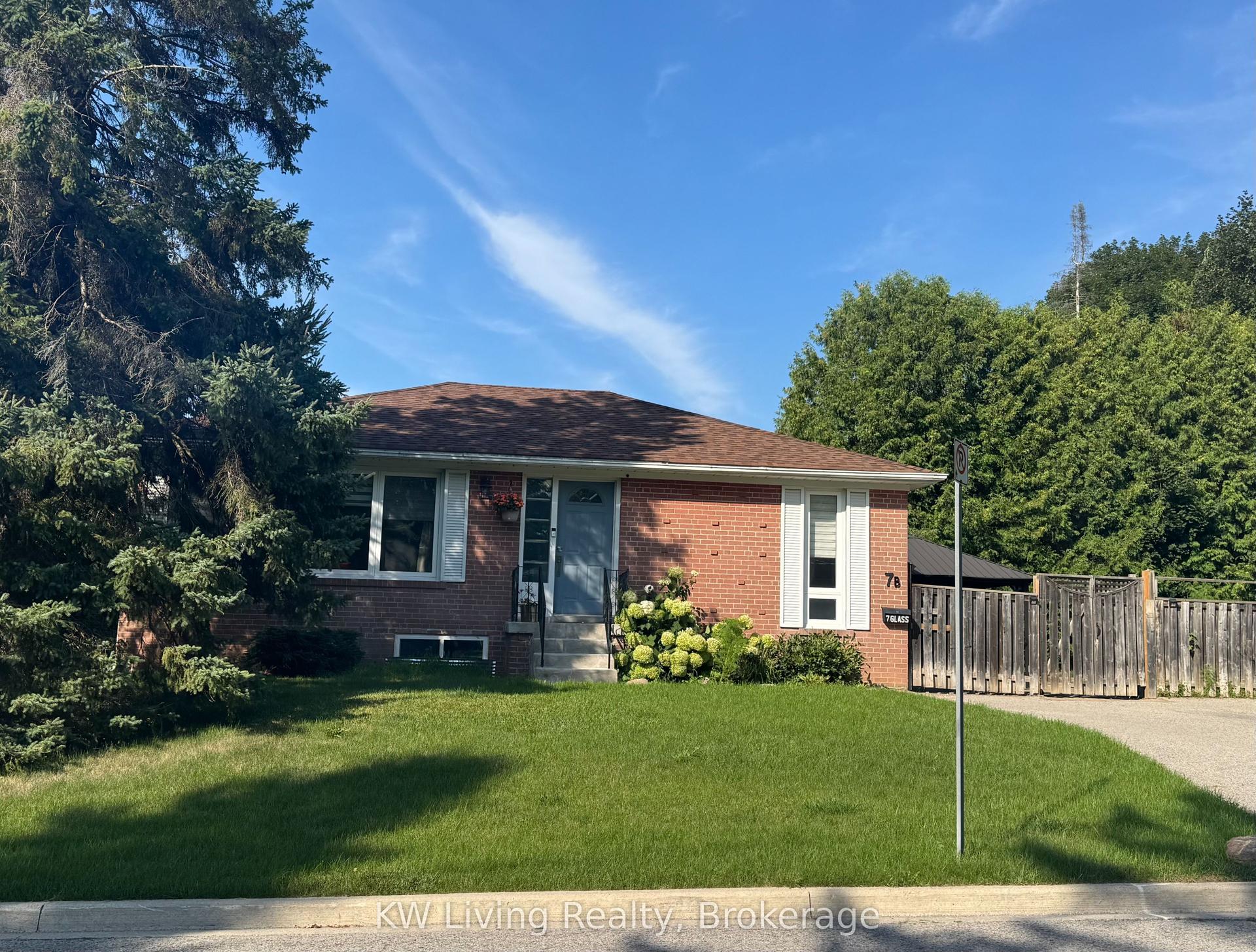 7 Glass Drive Lower #Lower, Aurora — Detached for lease, photo 1