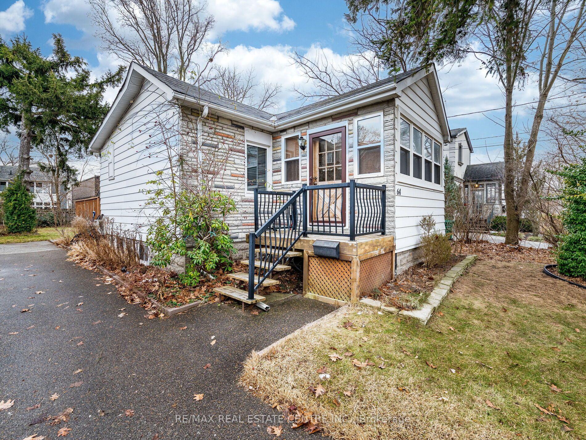 64 Eaglewood Boulevard — photo 1