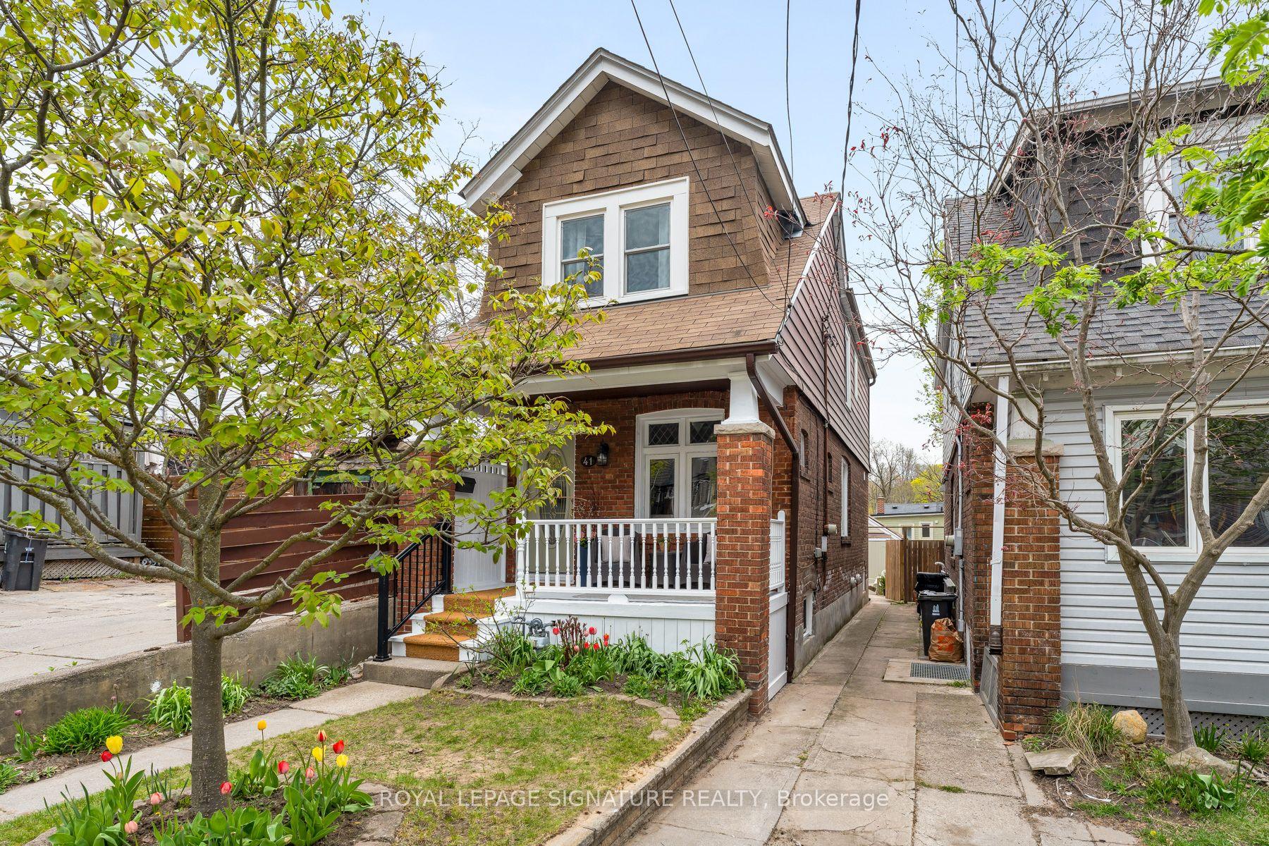 41 Firstrbooke Road — photo 1