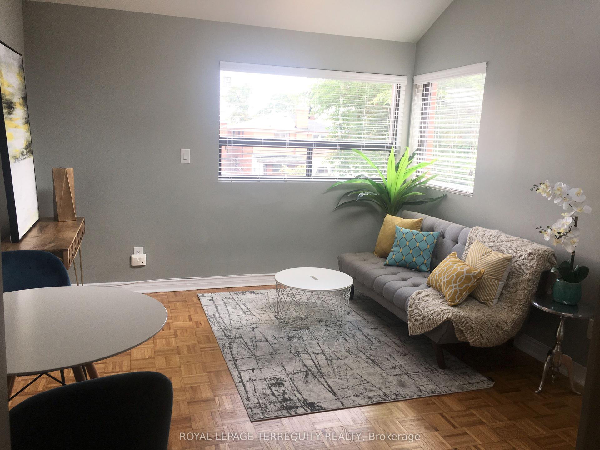 305 Margueretta Street Top Floor #Top Floor, Toronto — Semi-Detached for lease, photo 1