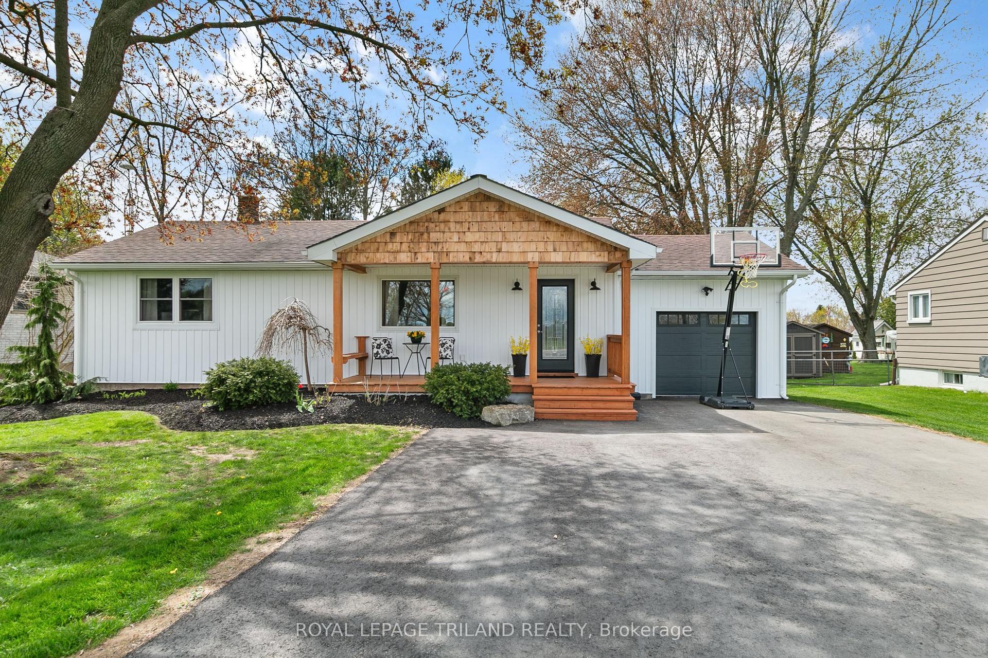 298 Sunset Drive — photo 1