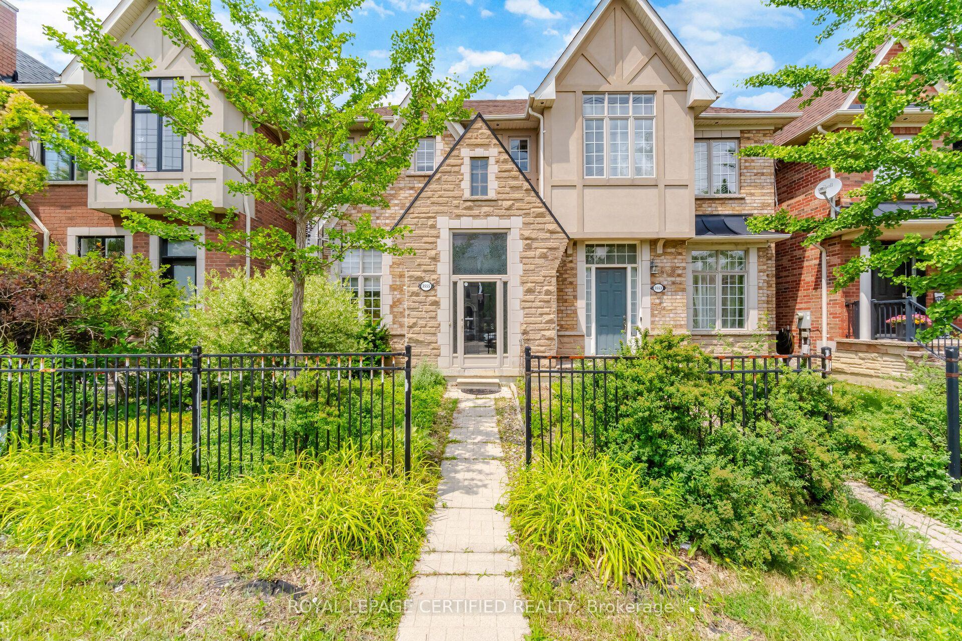 3555 Eglinton Avenue W, Mississauga — Townhouse for sale, photo 1