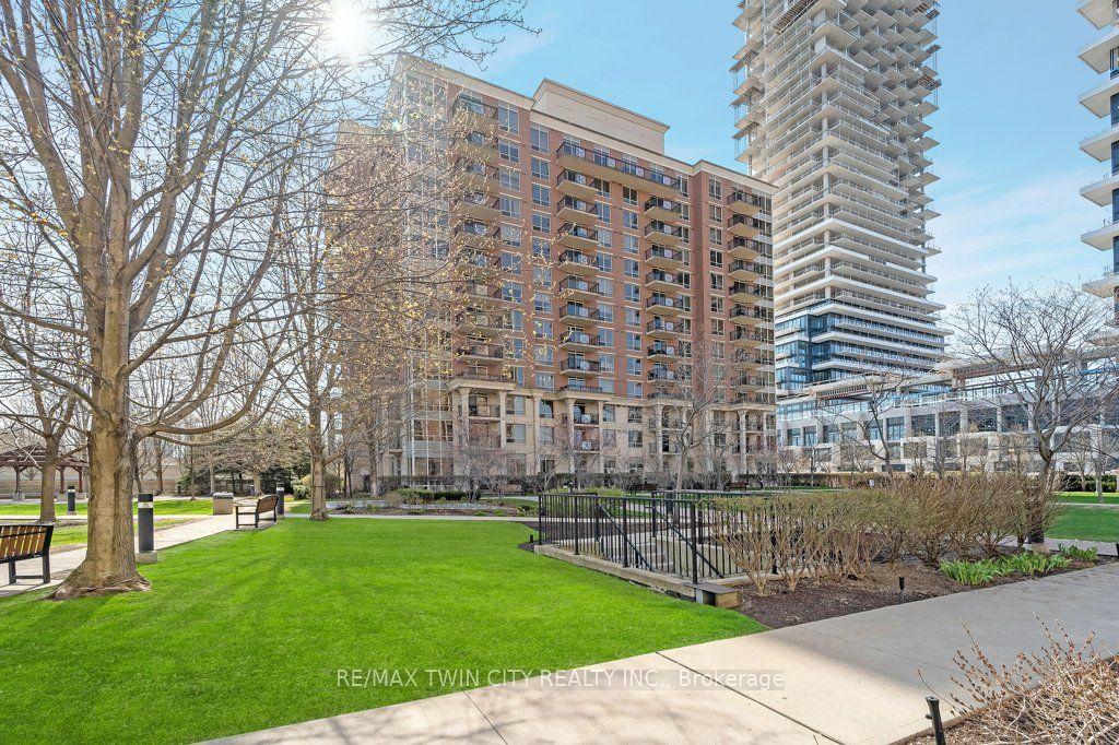 1103 Leslie Street 701 #701 — photo 1