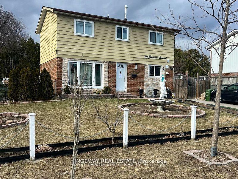 18 Gemshaw Crescent — photo 1